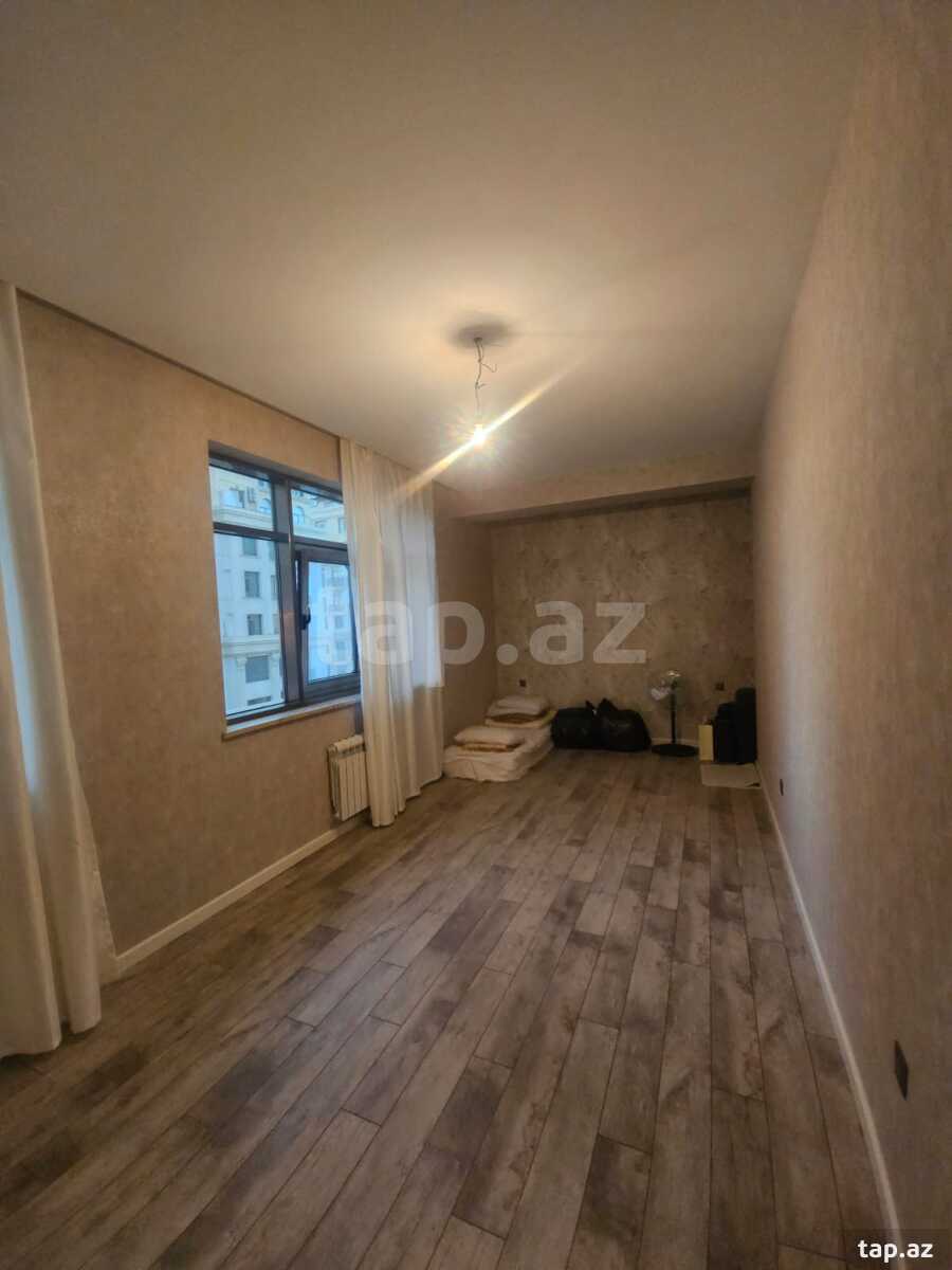 3-otaqlı yeni tikili, E.Akademiyası m., 130 m²