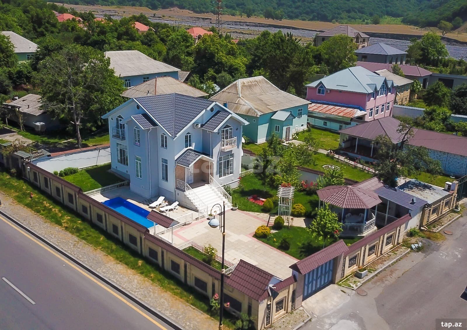 Həyət evi kirayə verilir, Qəbələ r.