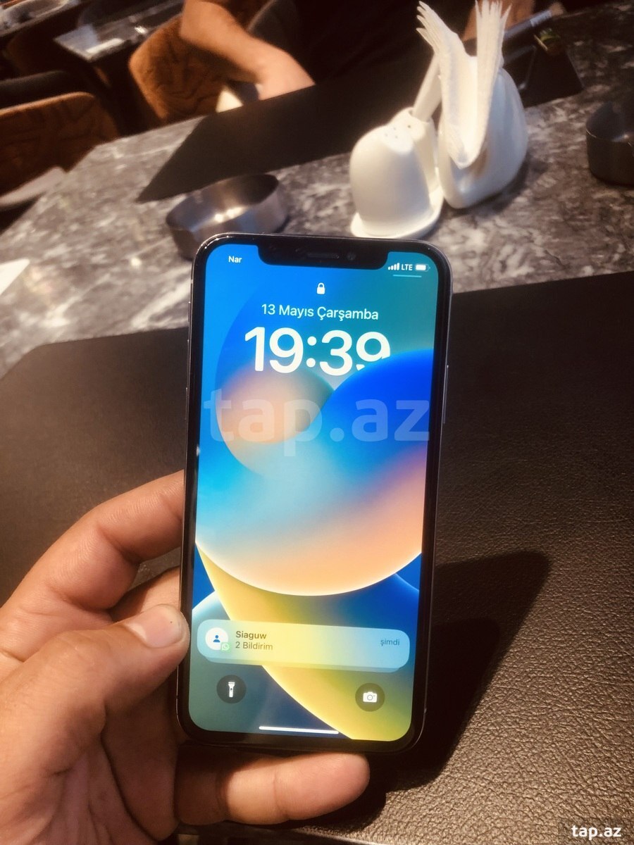 Apple iPhone X Silver 64GB/3GB (5)