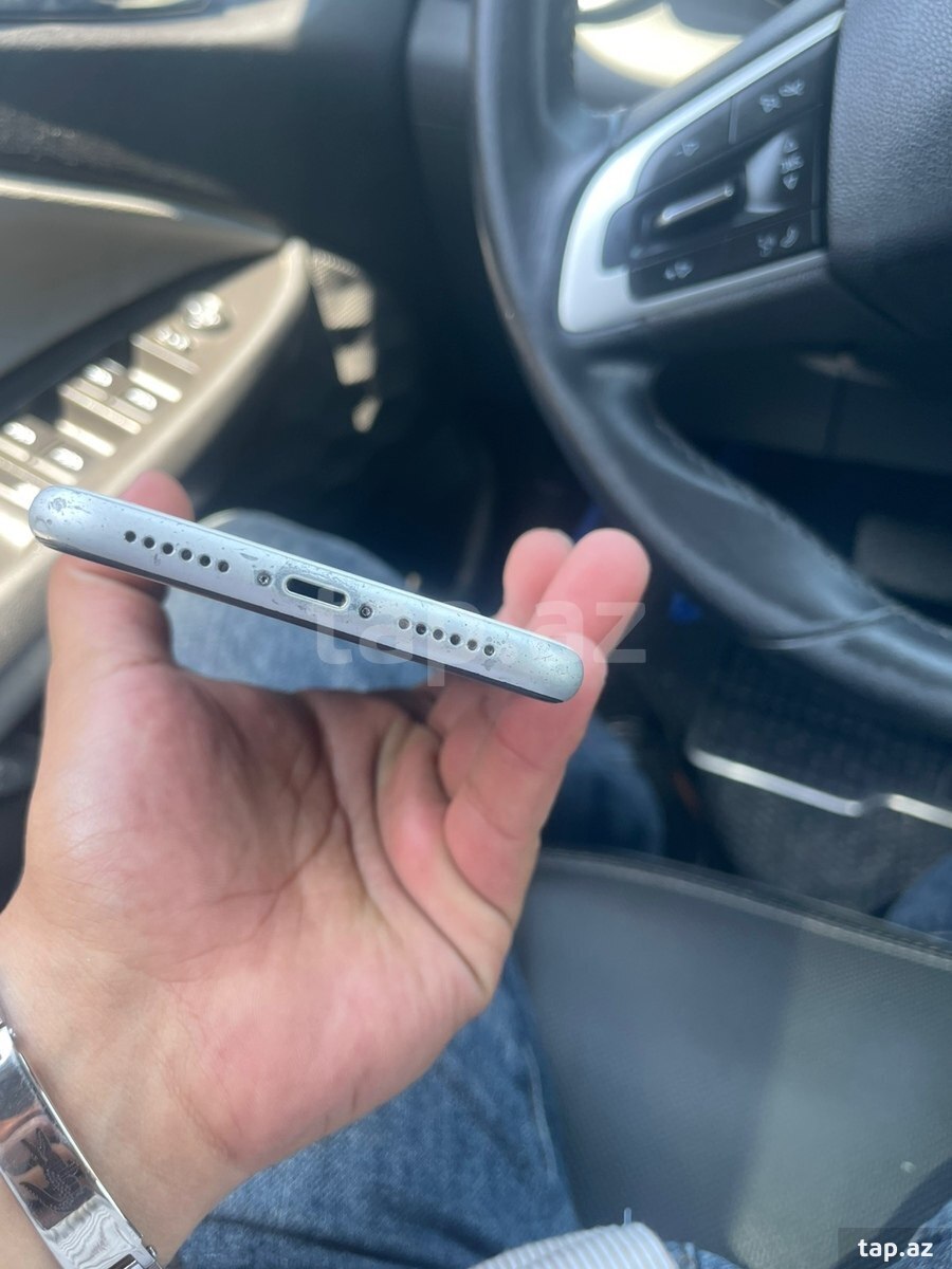 Apple iPhone 11 White 64GB/4GB (3)