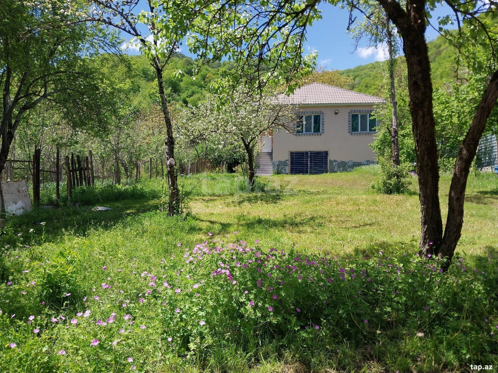 Bağ evi, İstisu kəndi