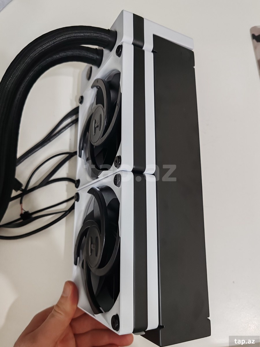 HYTE Thicc Q60 240 / 60 mm Android Water Cooling (8)