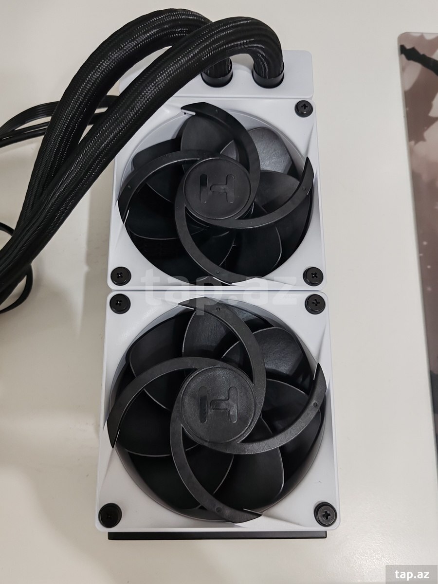 HYTE Thicc Q60 240 / 60 mm Android Water Cooling (7)