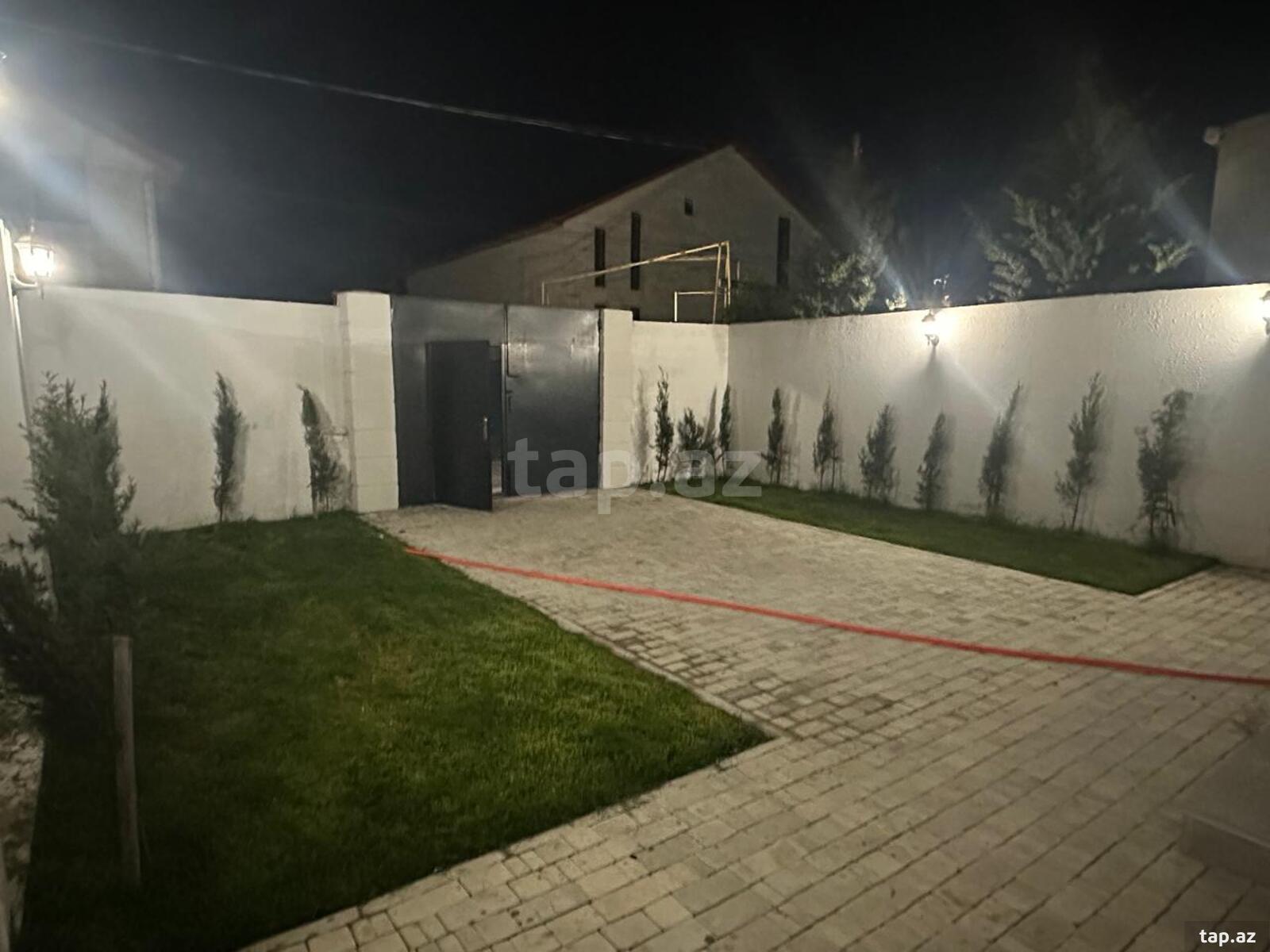 Həyət evi, Binə qəs. (18)