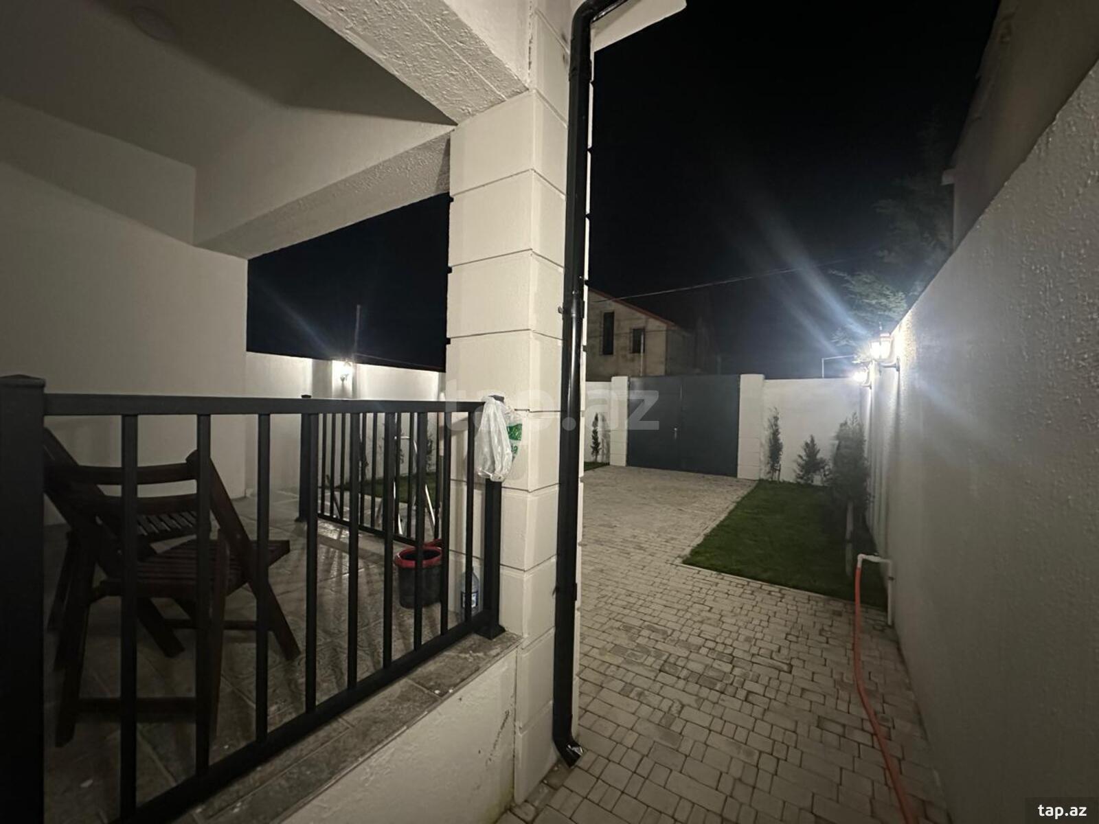 Həyət evi, Binə qəs. (16)