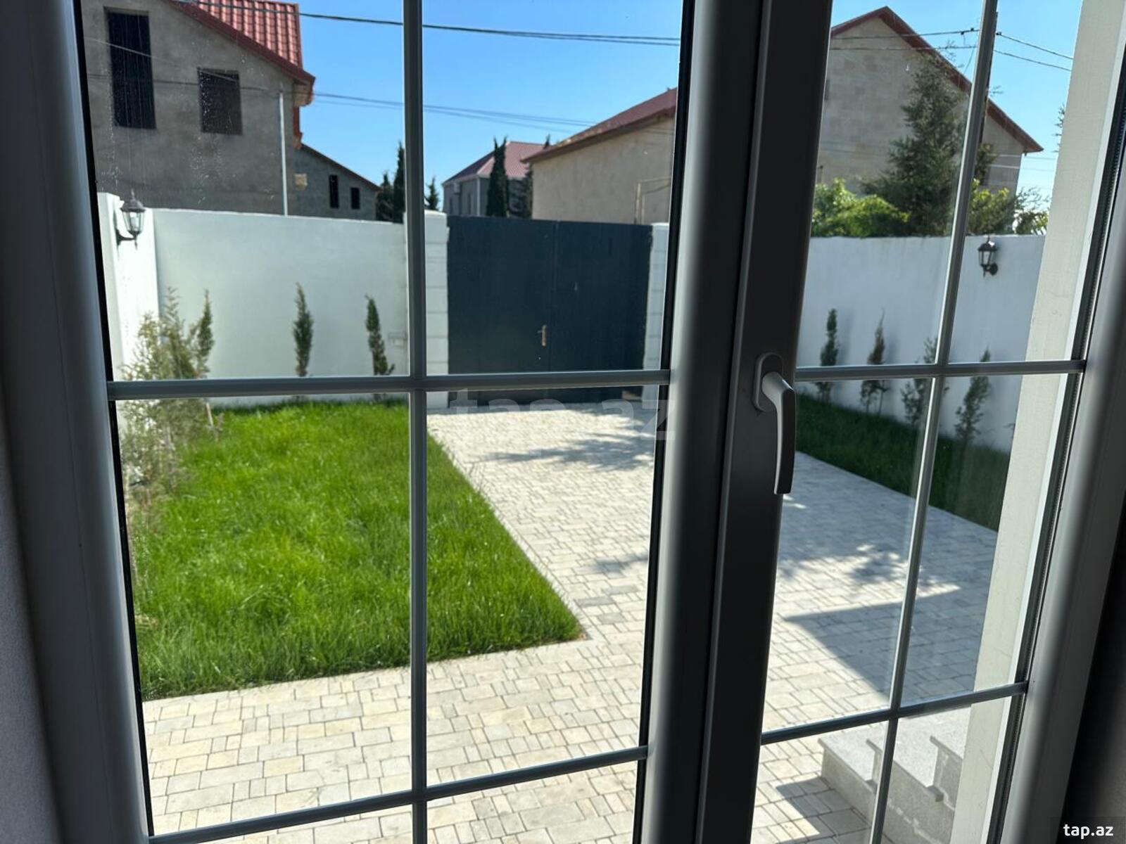 Həyət evi, Binə qəs. (14)