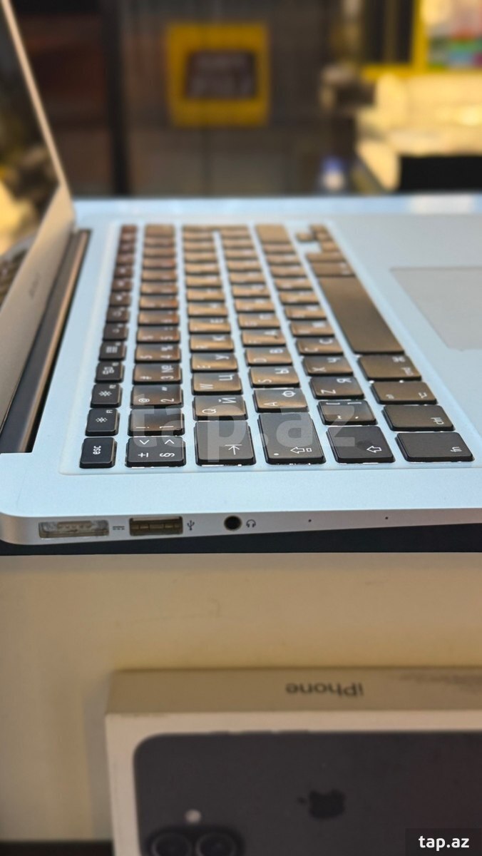 Apple MacBook Air i5 (4)