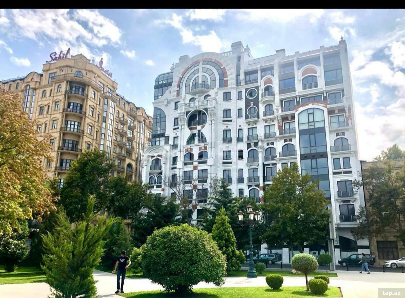 5-otaqlı yeni tikili, Üzeyir Hacıbəyli küç., 207 m²