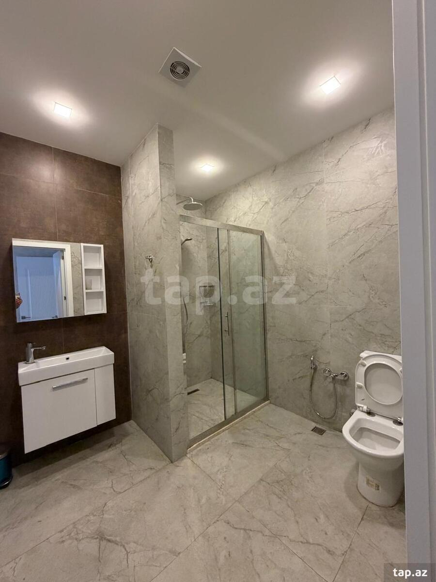 5-otaqlı yeni tikili, Üzeyir Hacıbəyli küç., 207 m²
