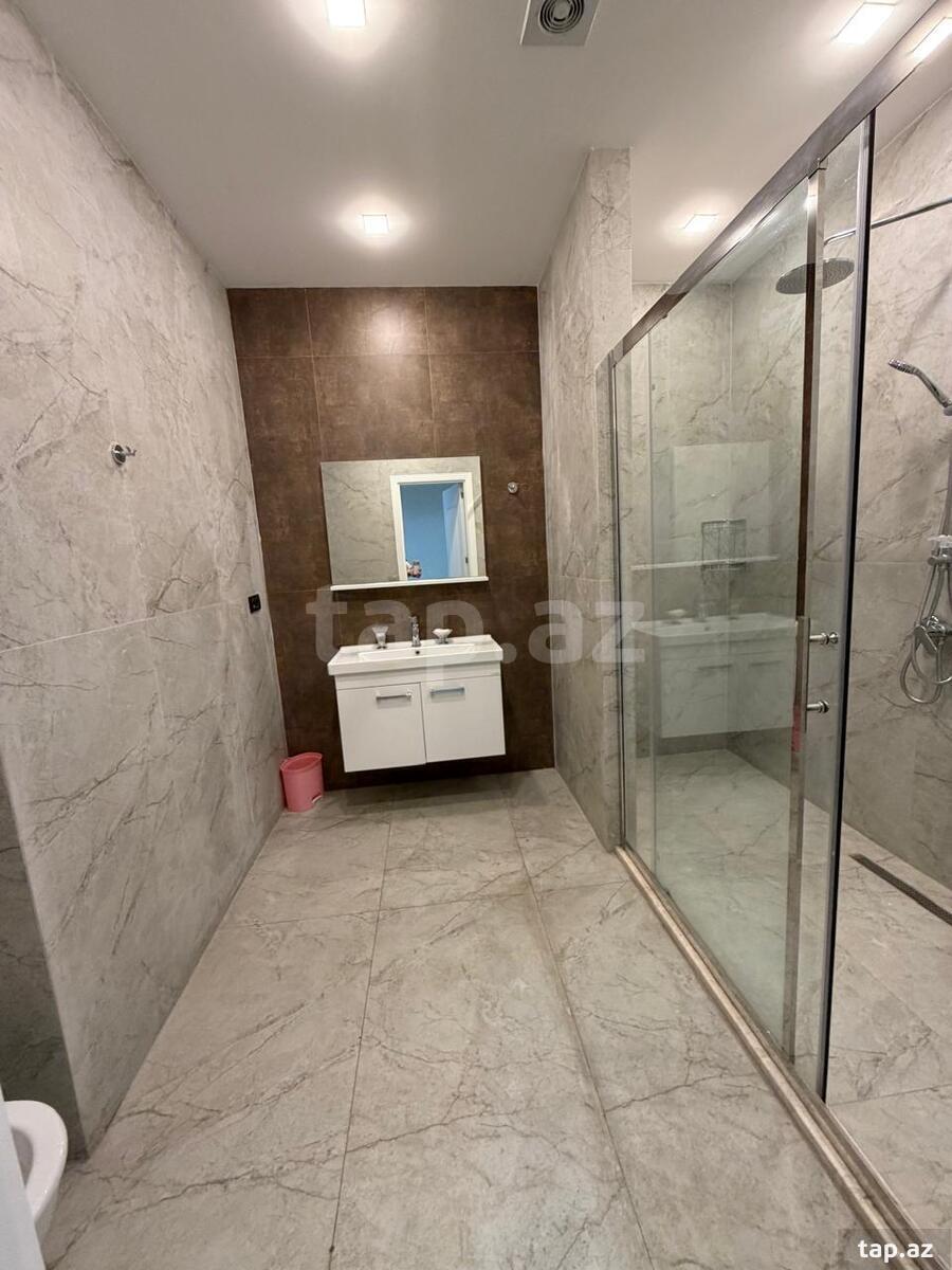 5-otaqlı yeni tikili, Üzeyir Hacıbəyli küç., 207 m²