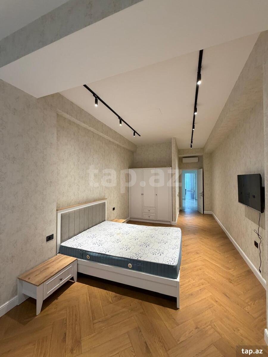 5-otaqlı yeni tikili, Üzeyir Hacıbəyli küç., 207 m²