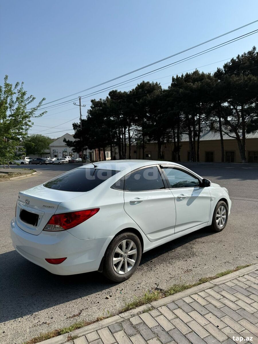 Hyundai Accent, 2012 il (3)
