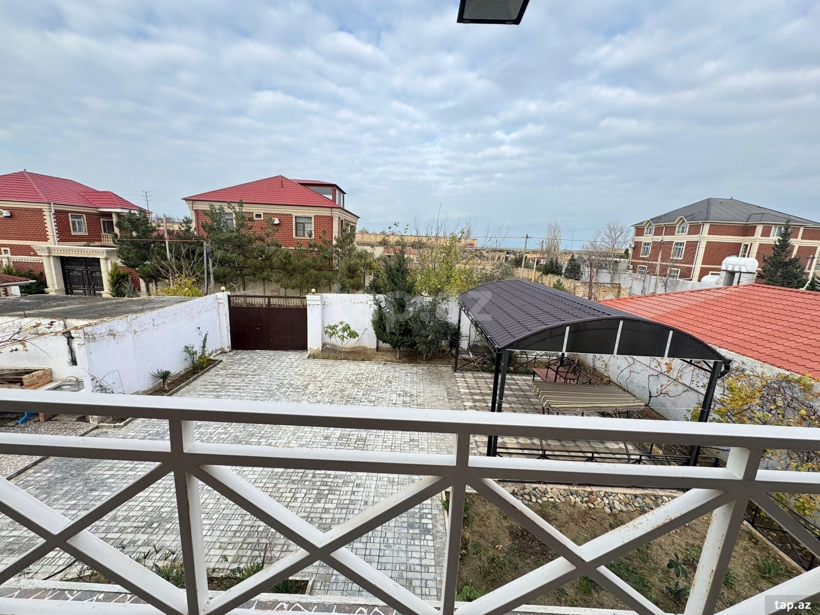 Bağ evi, Novxanı qəs. (2)