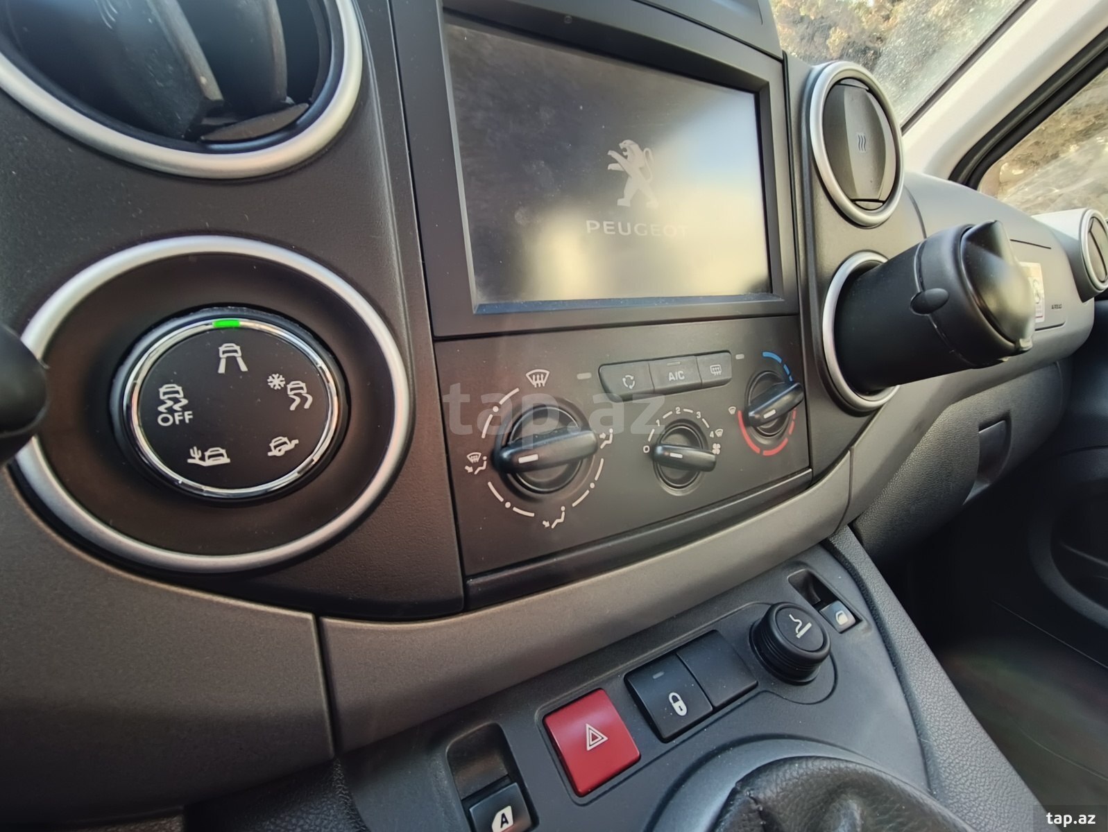 Peugeot Partner, 2017 il (9)