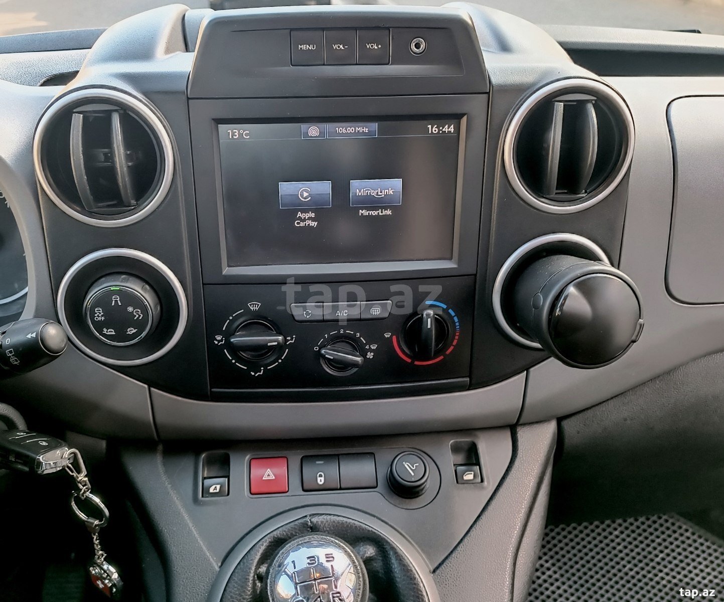 Peugeot Partner, 2017 il (5)