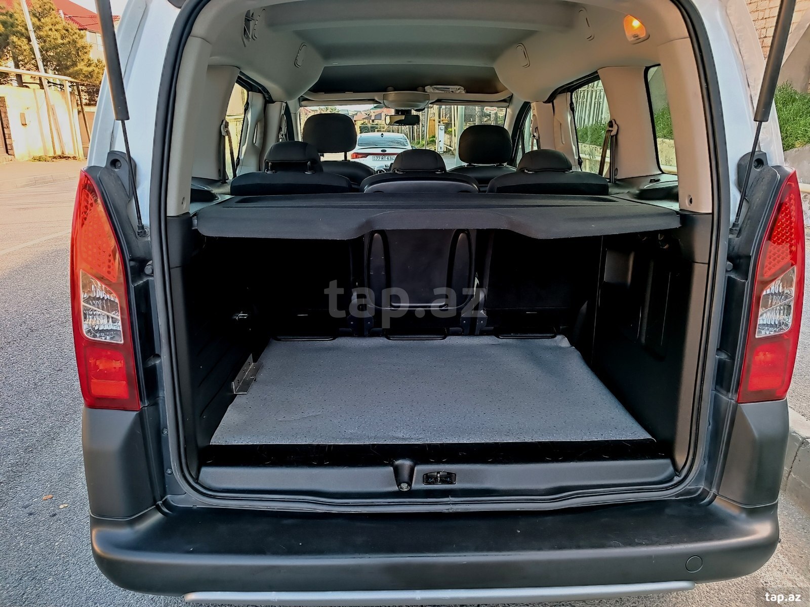 Peugeot Partner, 2017 il (6)