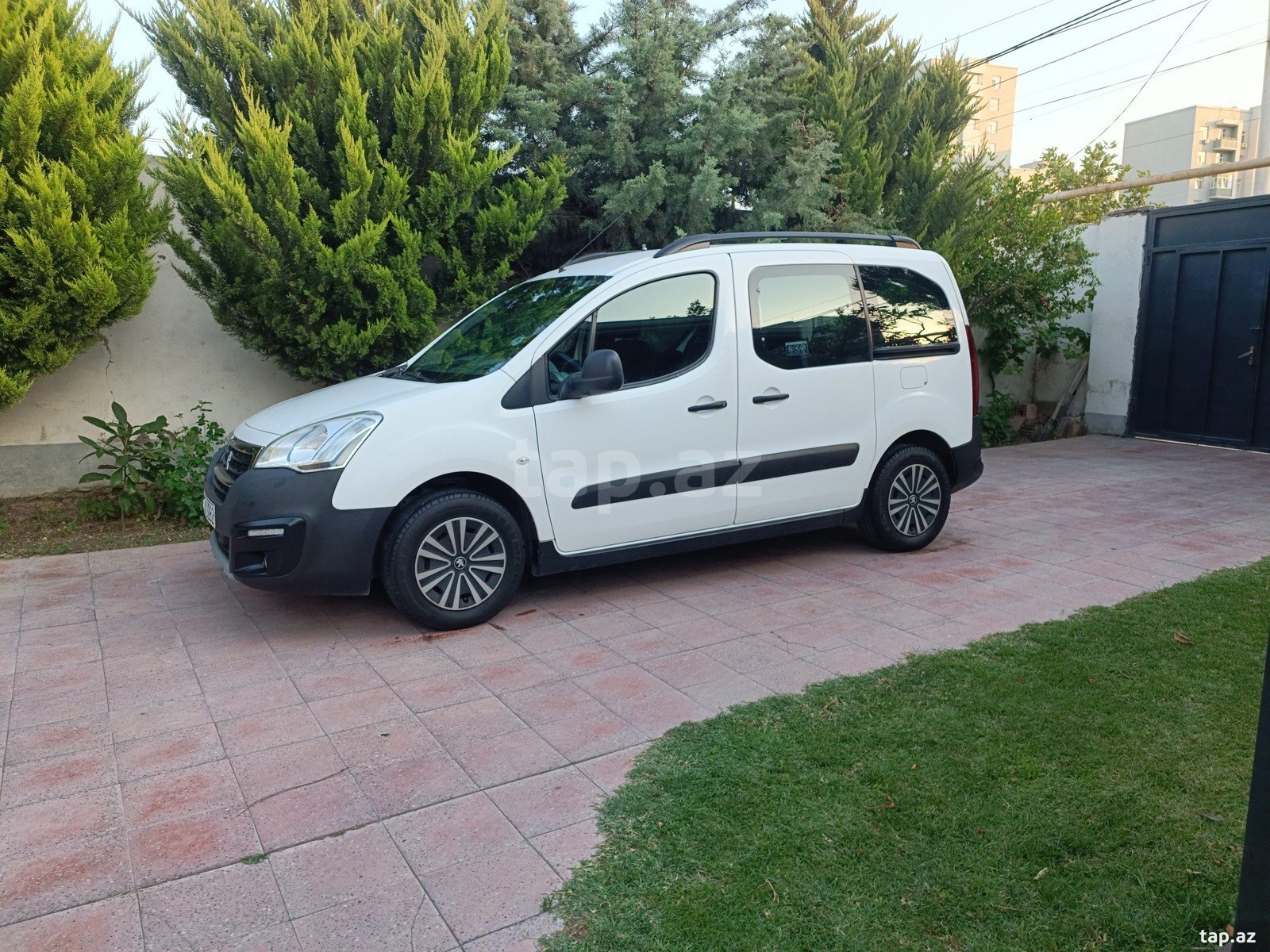 Peugeot Partner, 2017 il (3)