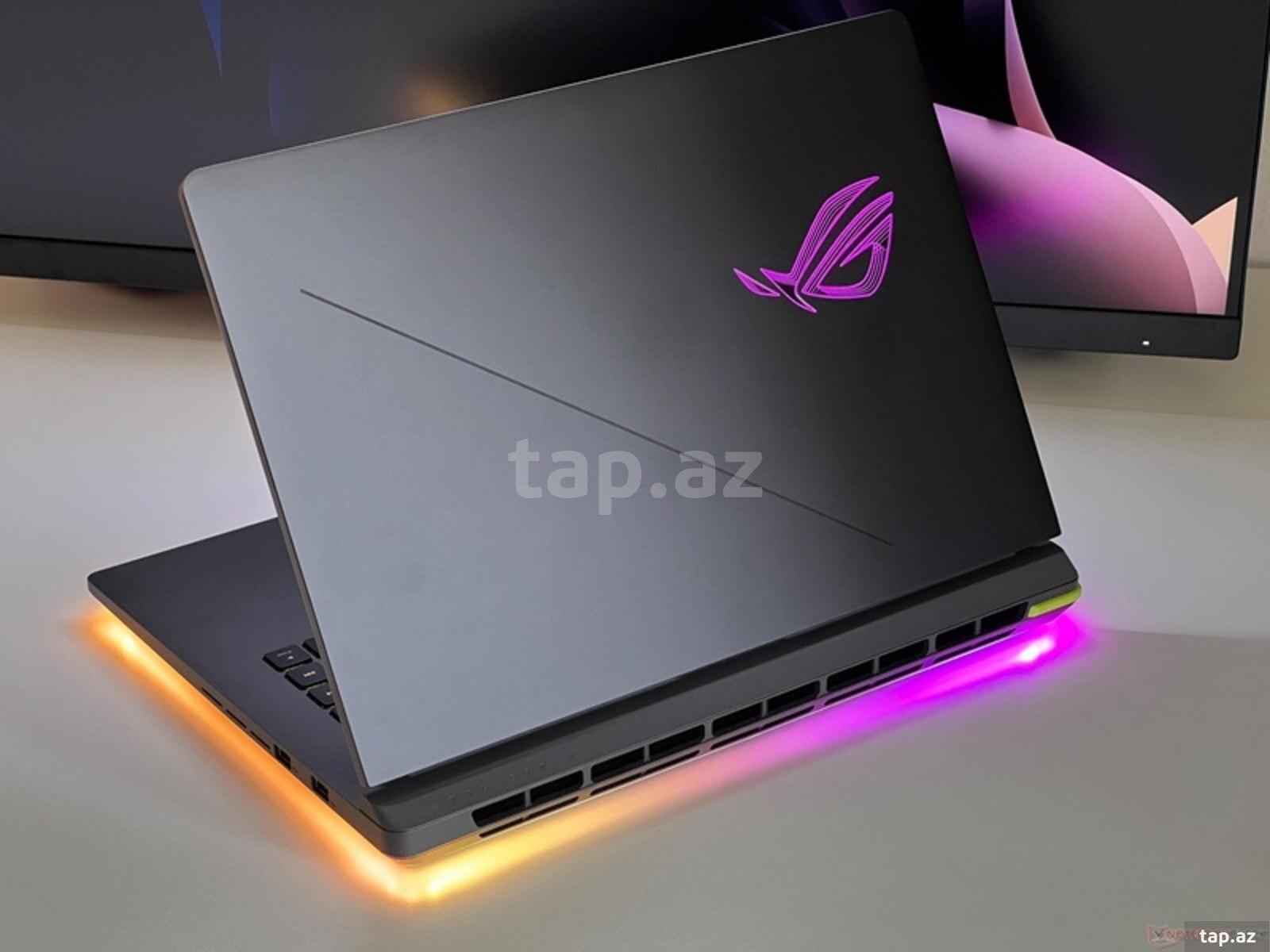 Asus Rog Strix G16 32GB RTX5070 (2)