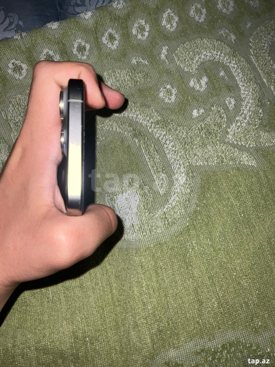 Apple iPhone 15 Pro Max Natural Titanium 256GB/8GB (2)