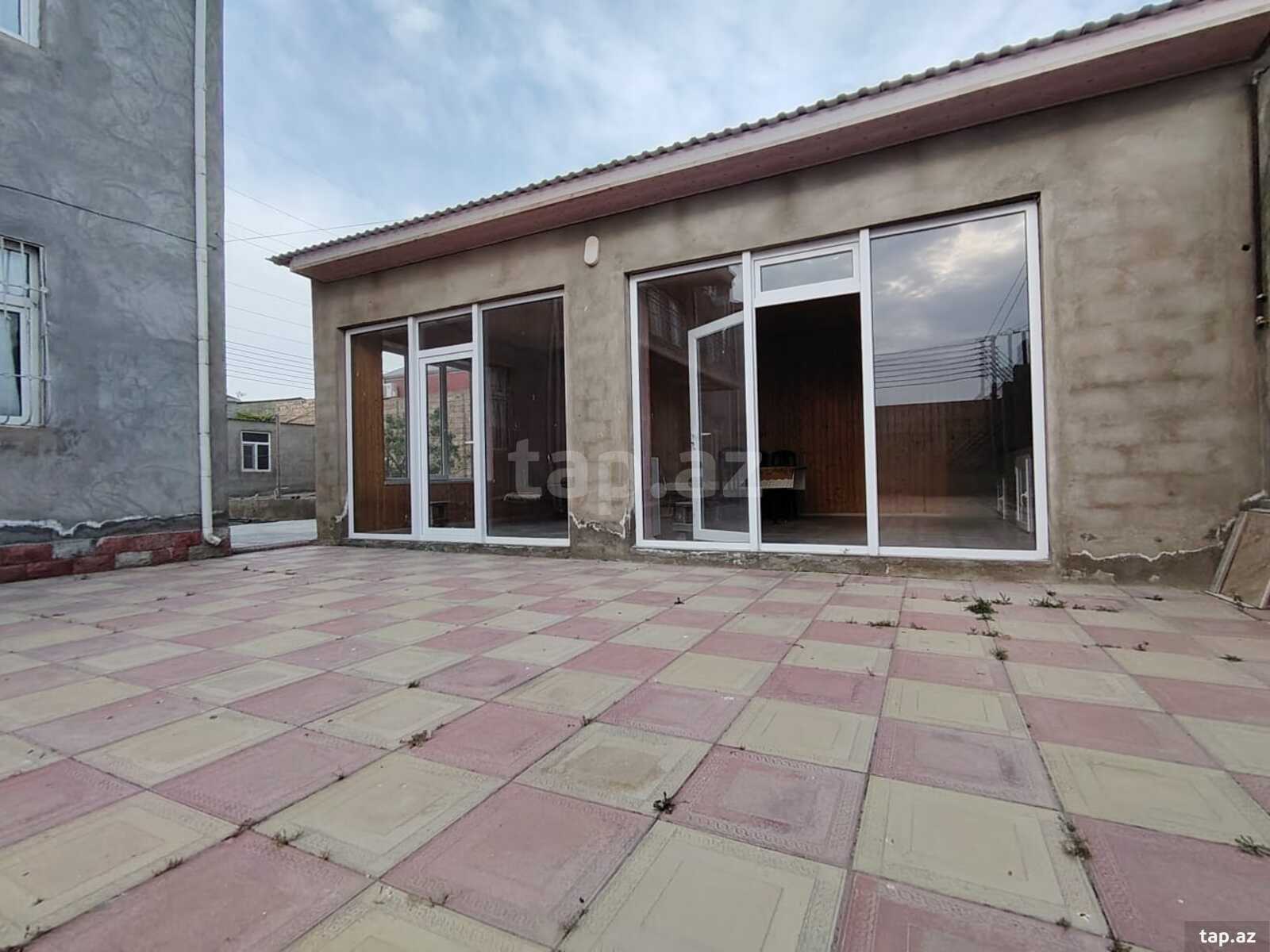 Həyət evi, Binə qəs.