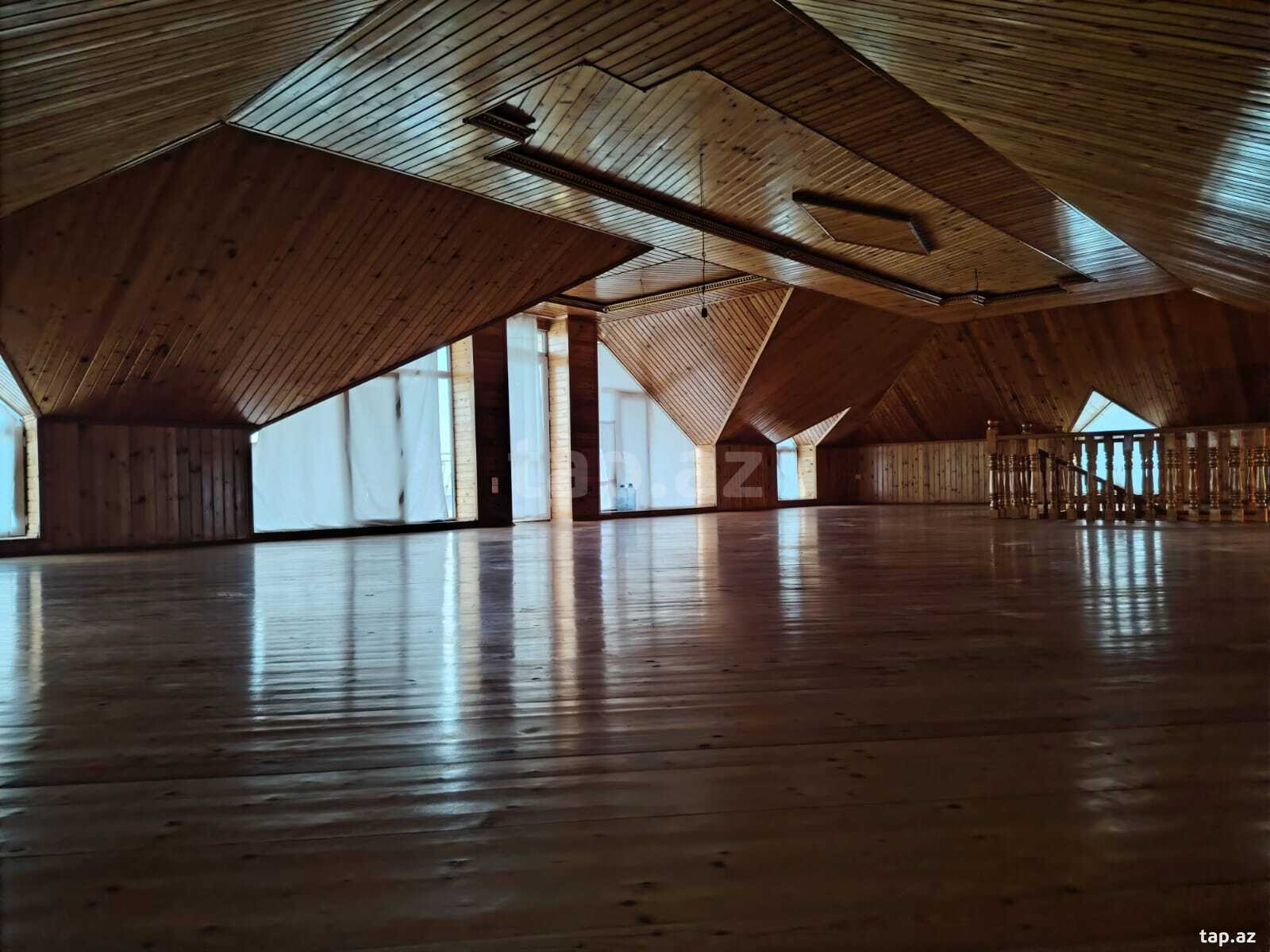 Həyət evi, Binə qəs.