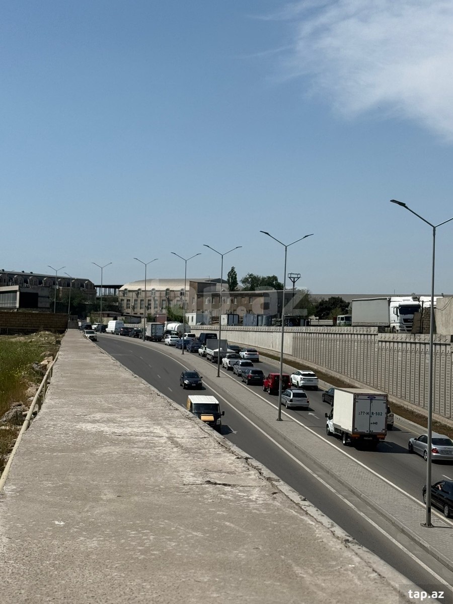 Torpaq satılır, Bakı