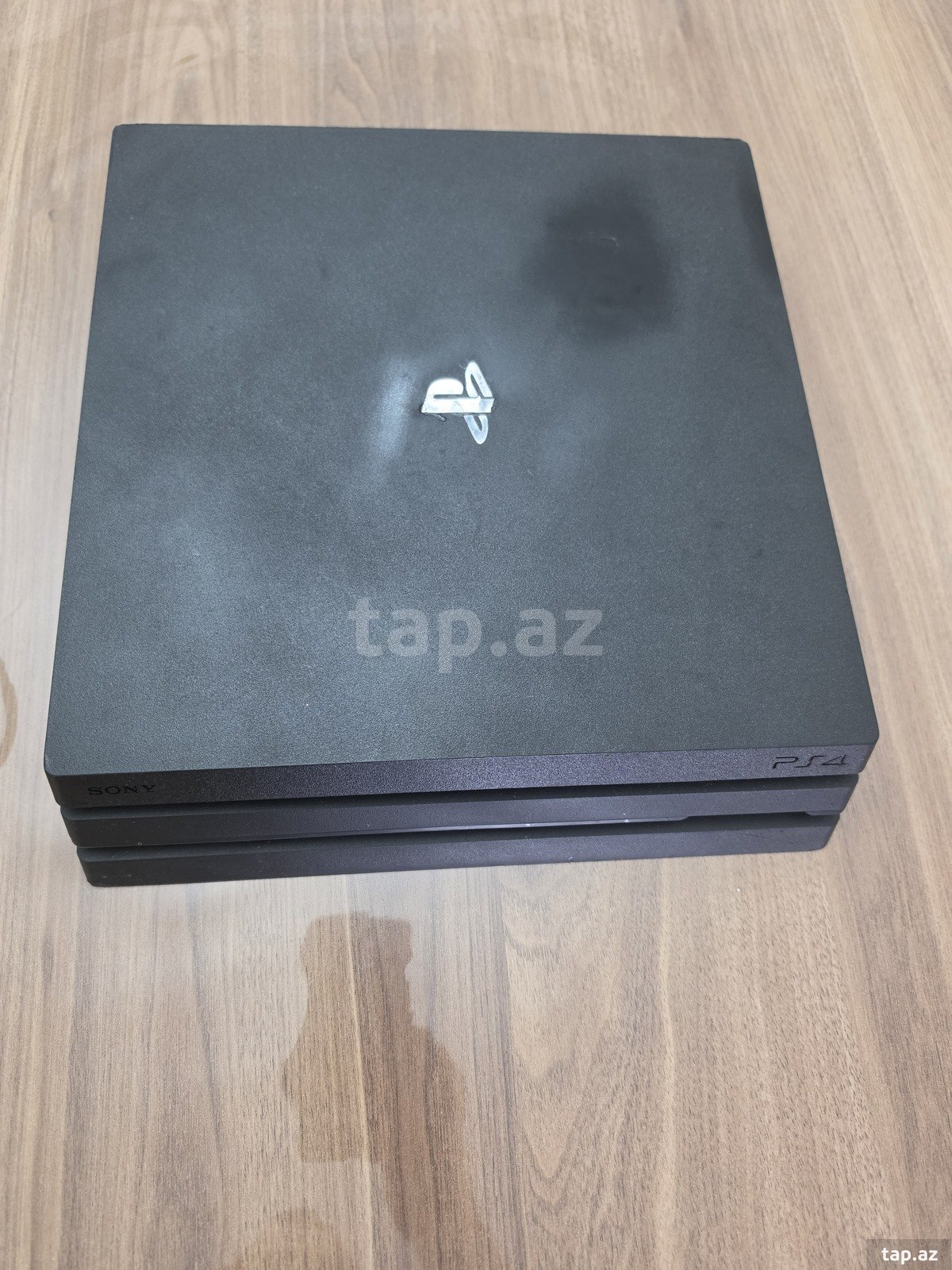 PlayStation 4 Pro 1TB (2)