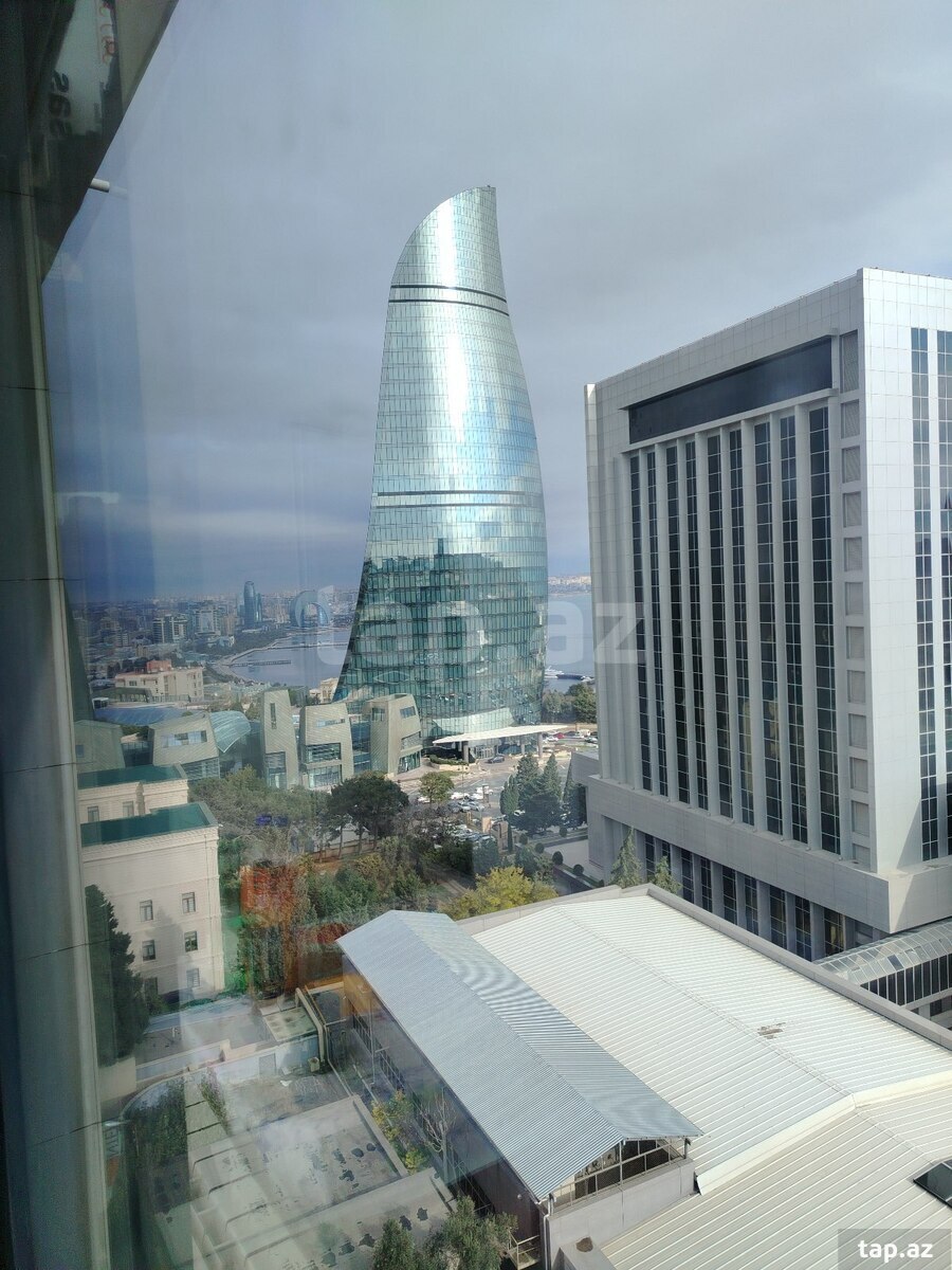 4-otaqlı mənzil, İzzət Nəbiyev küç., 175 m²