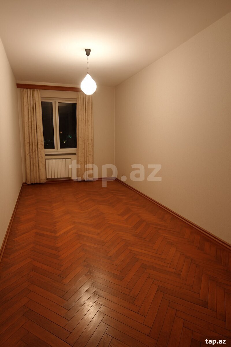 4-otaqlı mənzil, İzzət Nəbiyev küç., 175 m²