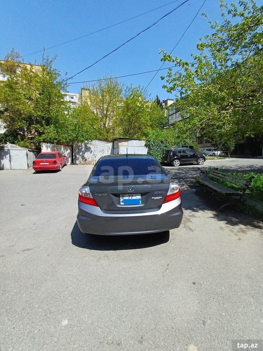 Honda Civic, 2011 il (2)