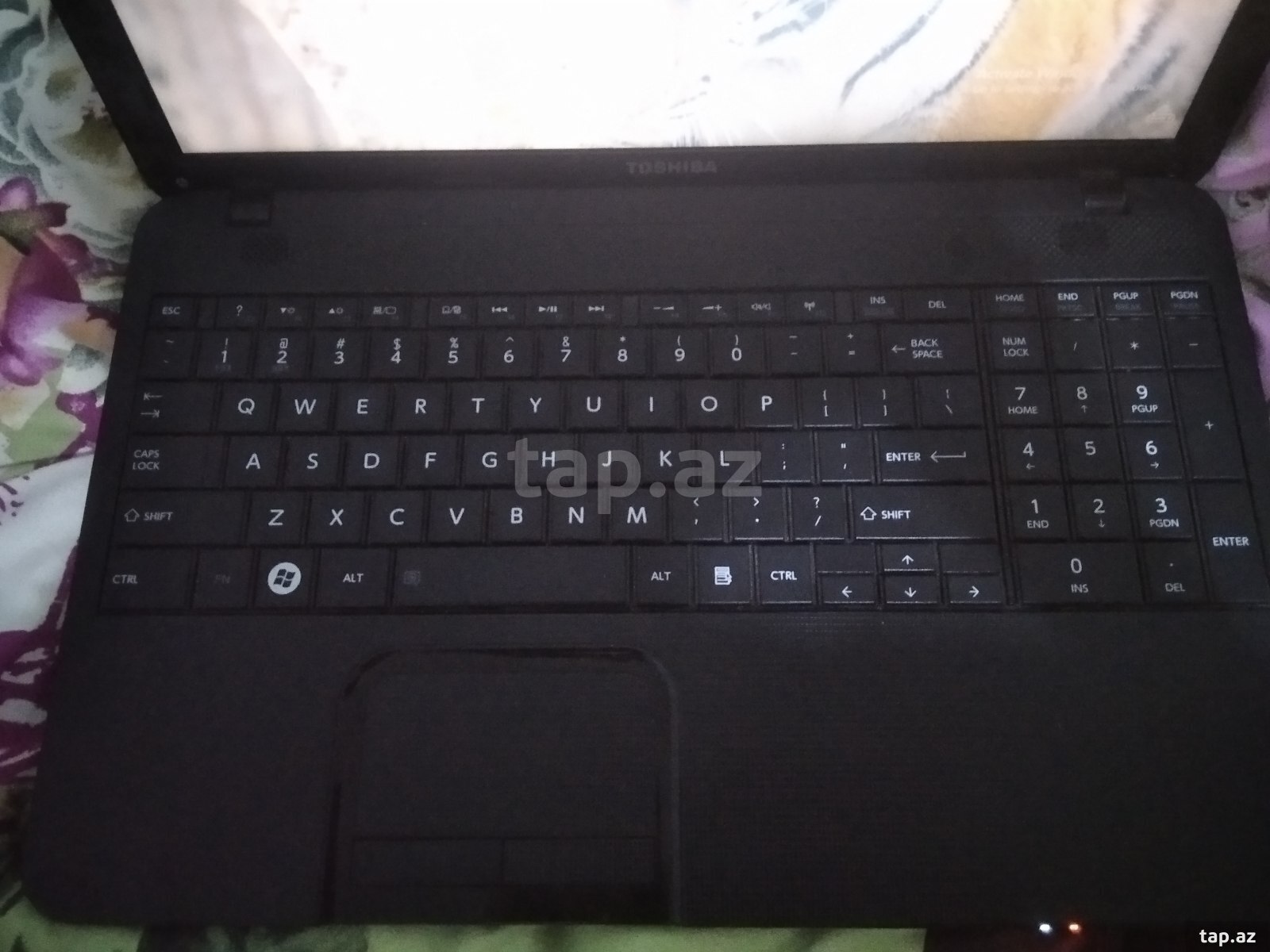 Noutbuk Toshiba i5 (2)