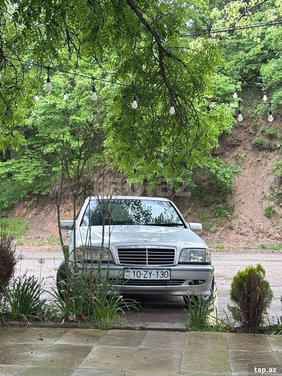 Mercedes 200, 1994 il (7)
