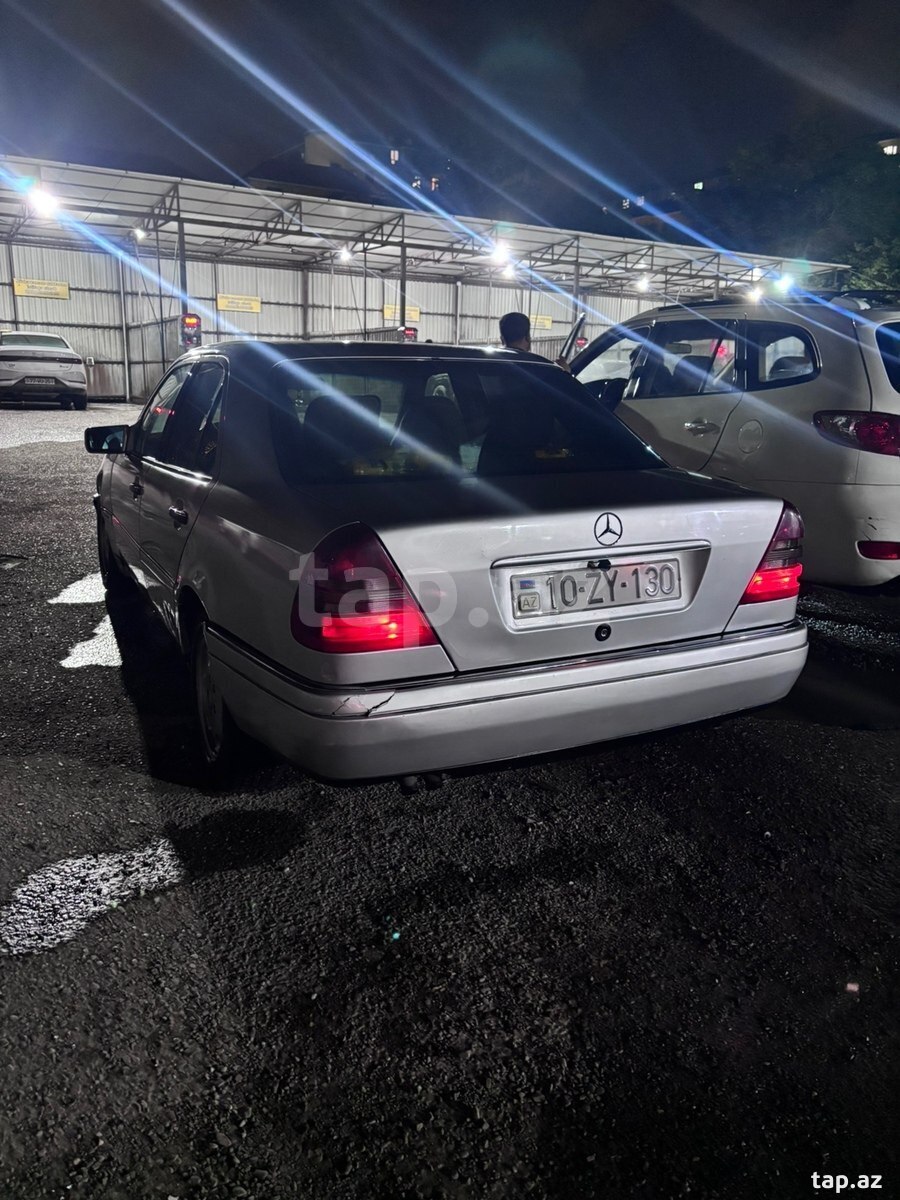Mercedes 200, 1994 il (4)