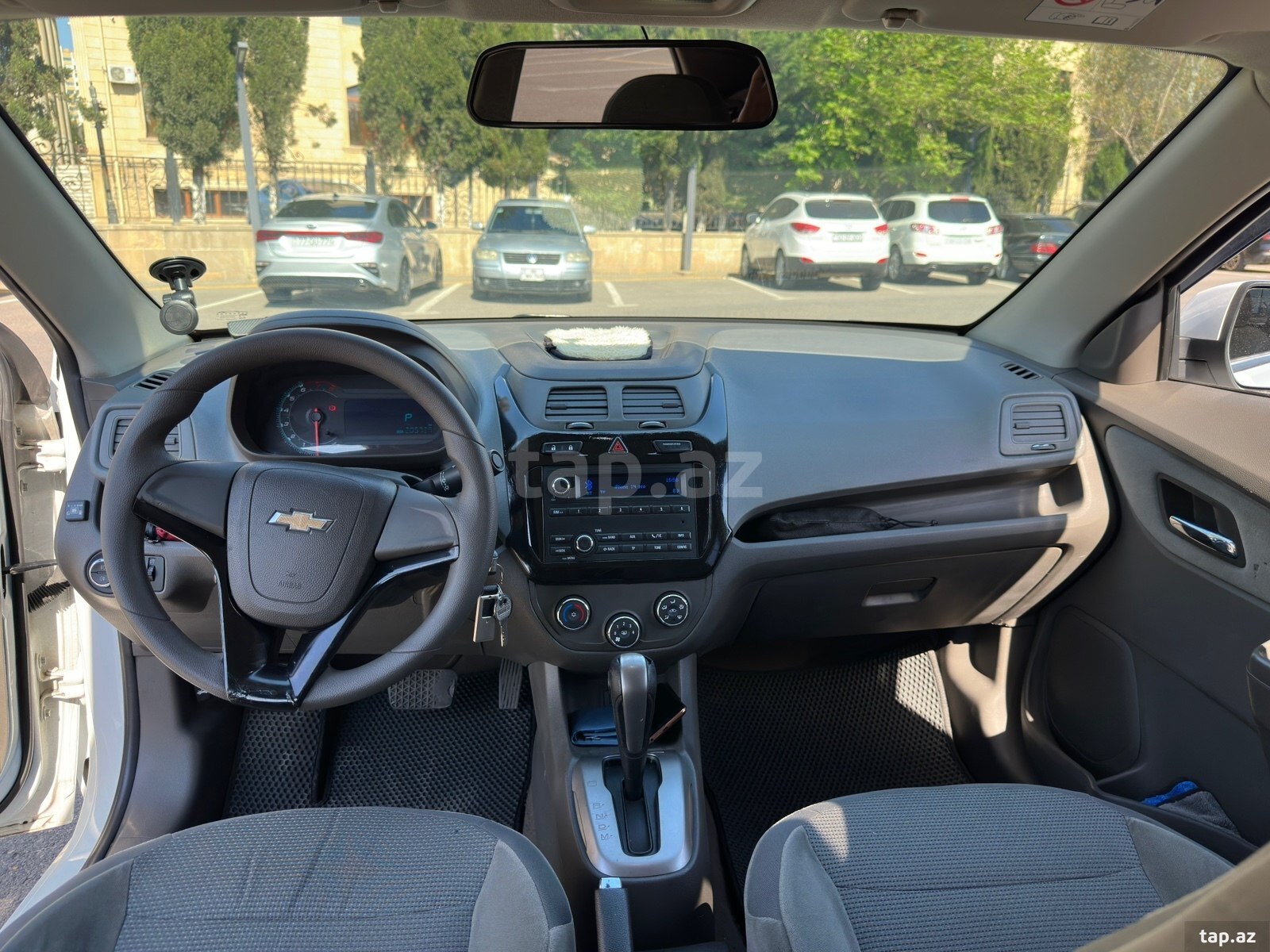 Chevrolet Cobalt, 2022 il (10)