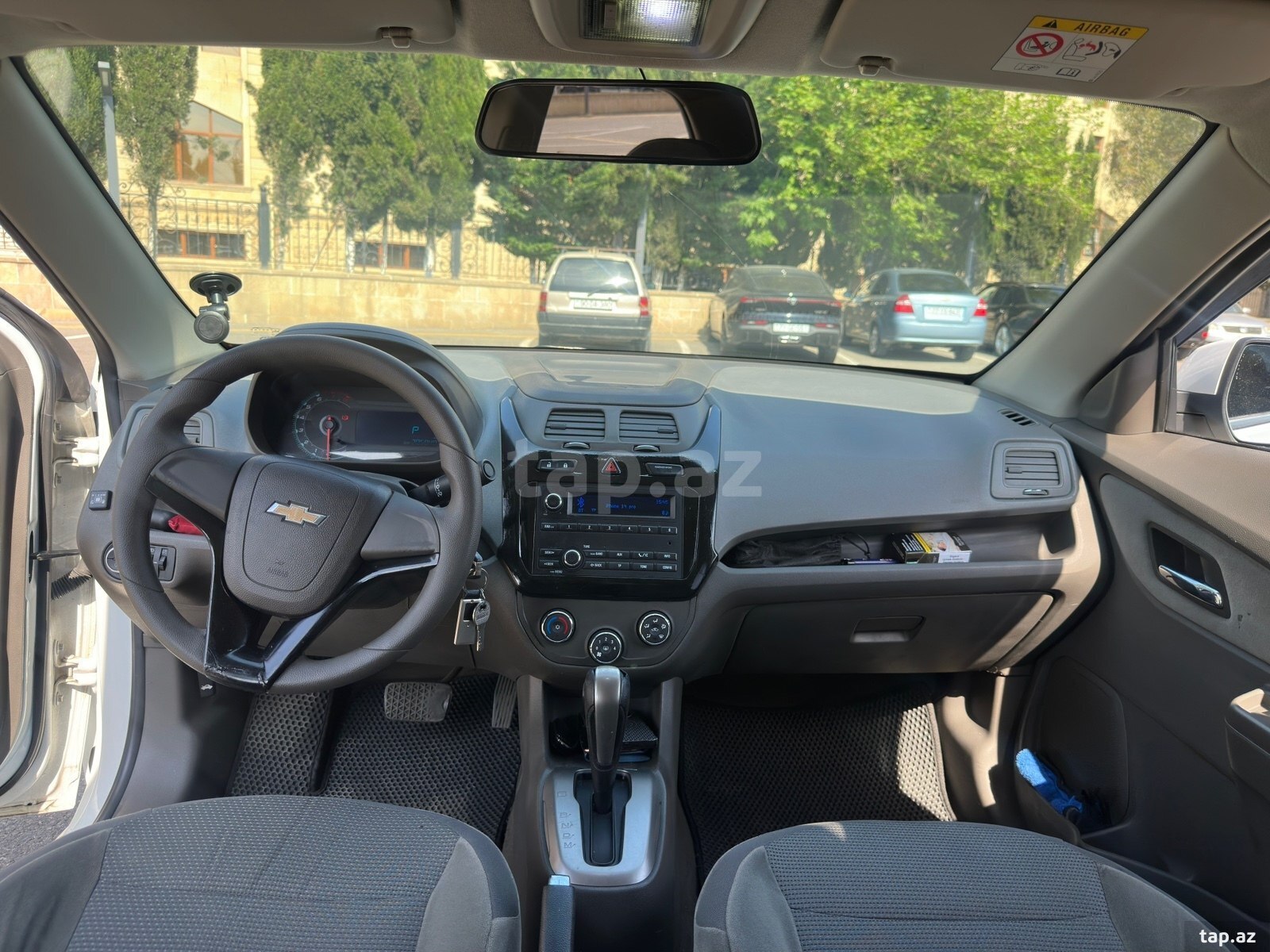 Chevrolet Cobalt, 2022 il (9)