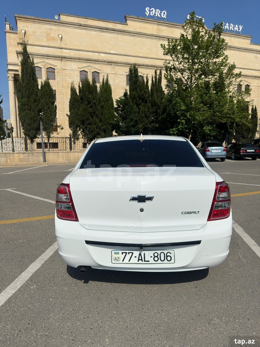 Chevrolet Cobalt, 2022 il (7)