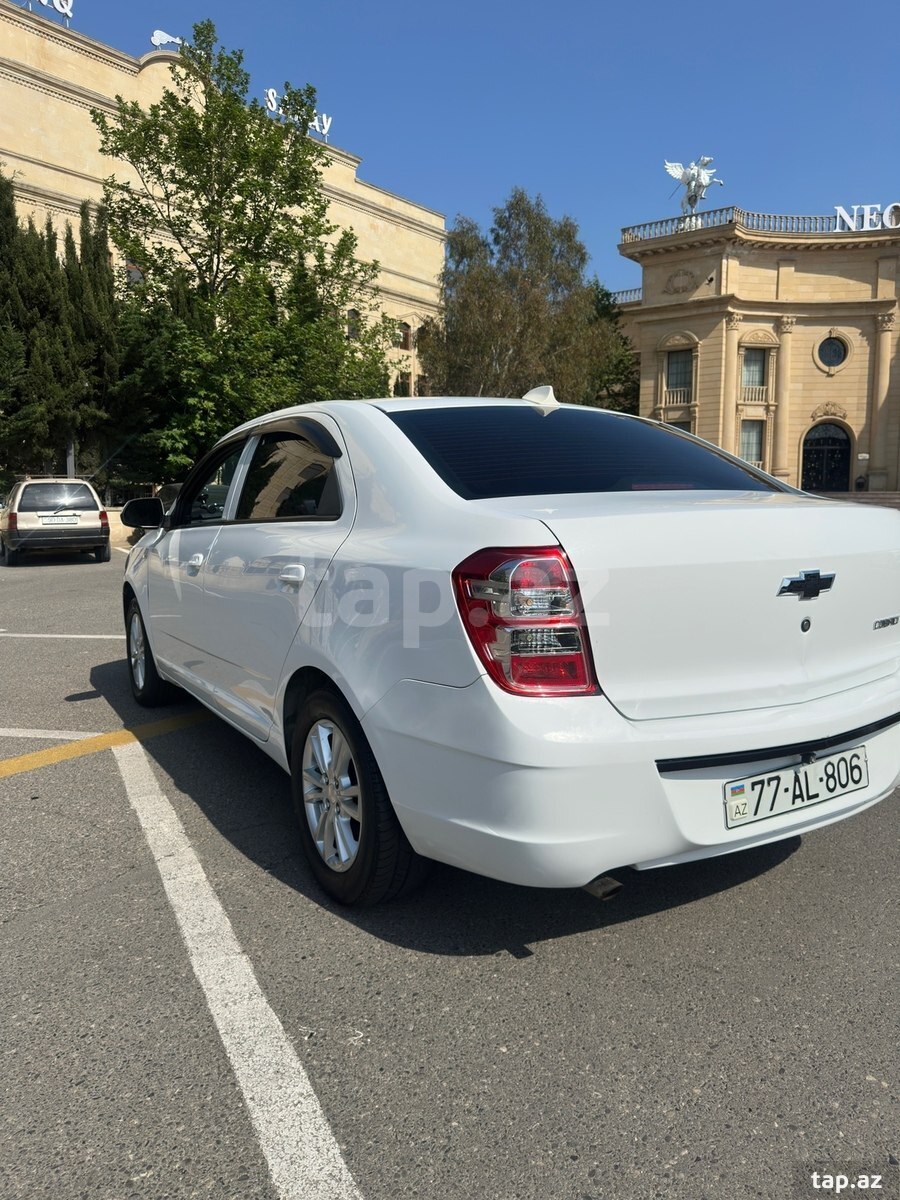 Chevrolet Cobalt, 2022 il (6)