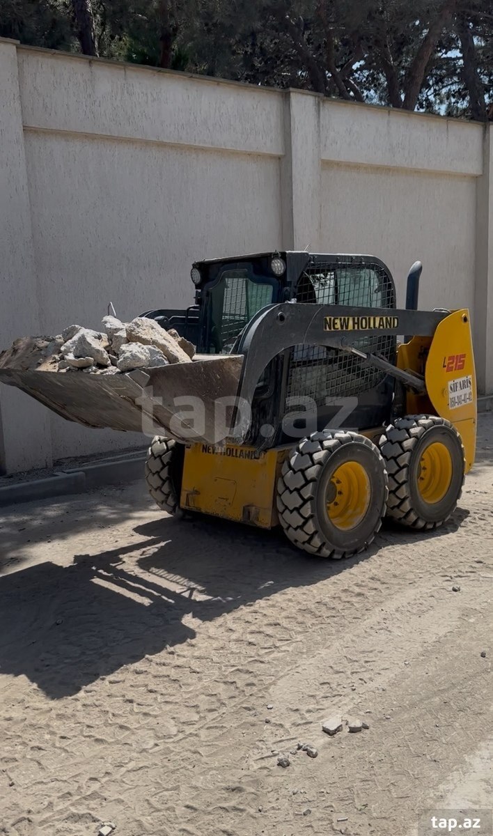 New Holland L215