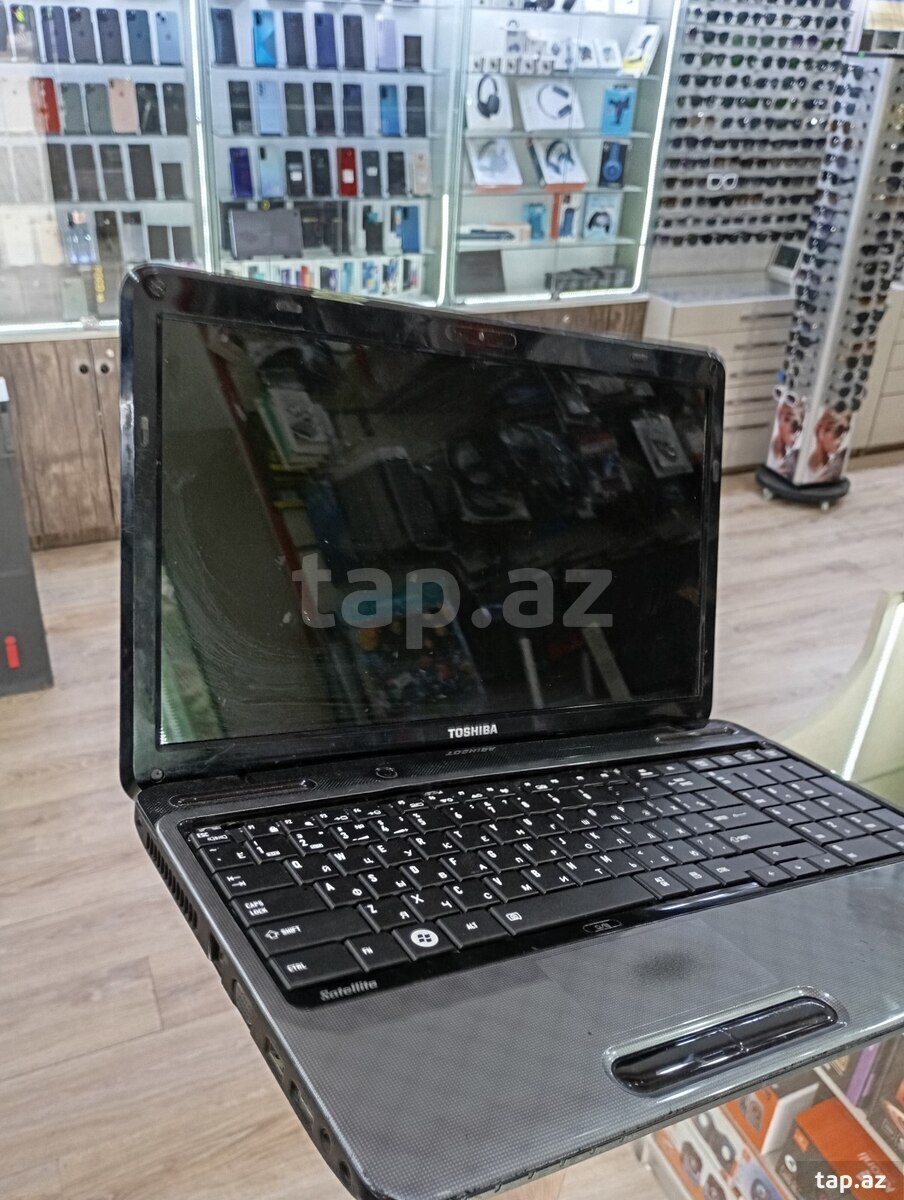 Toshiba Satellite L7 (2)