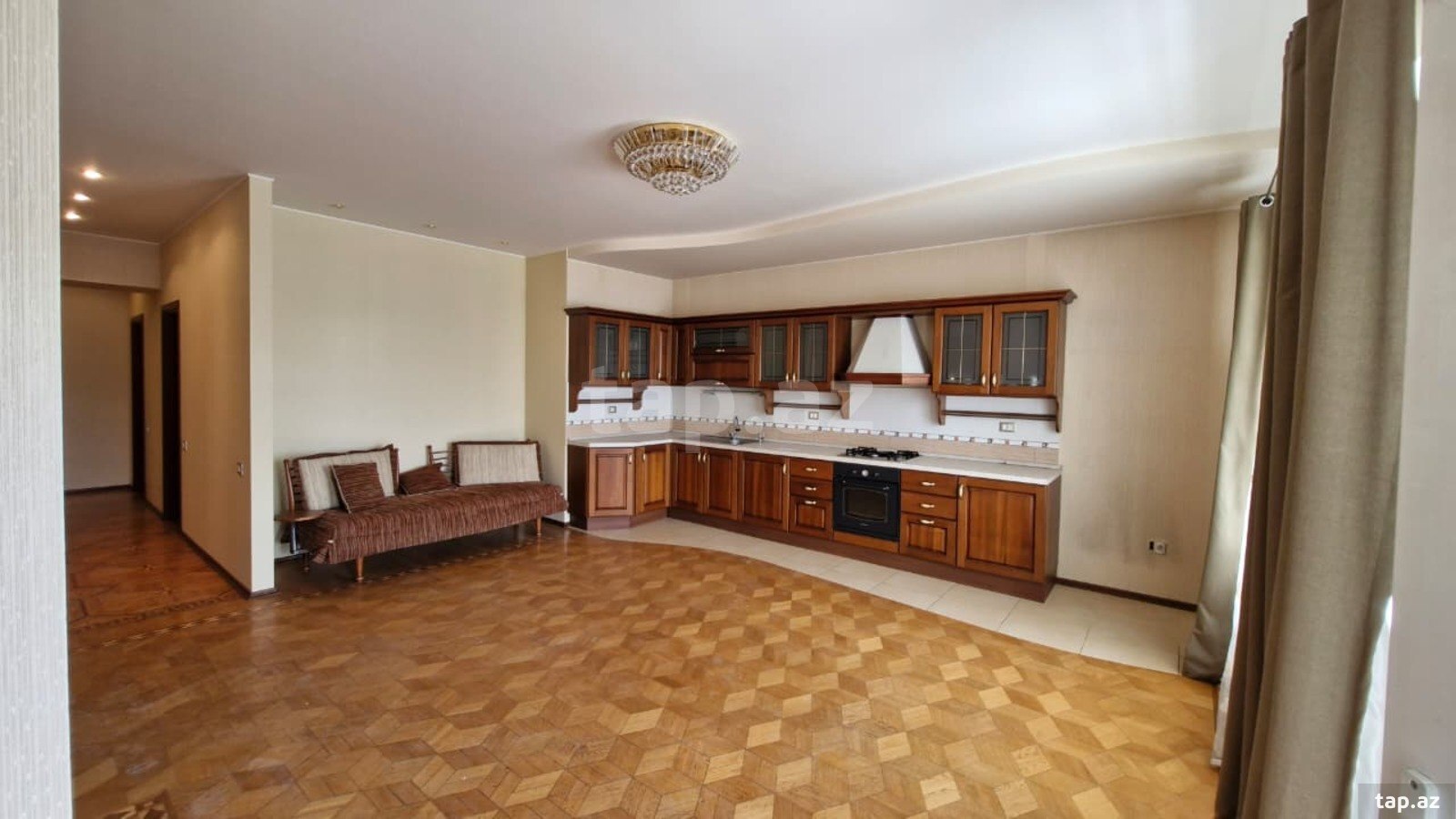 2-otaqlı yeni tikili, İnşaatçılar pr., 170 m²