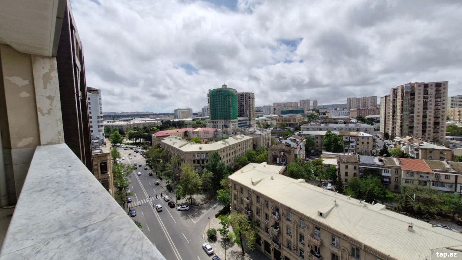2-otaqlı yeni tikili, İnşaatçılar pr., 170 m²
