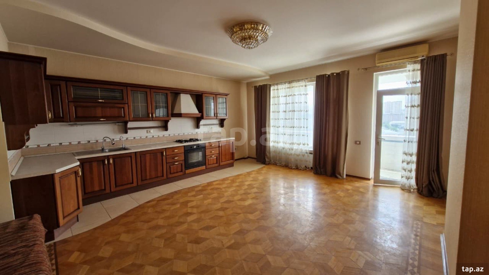 2-otaqlı yeni tikili, İnşaatçılar pr., 170 m²