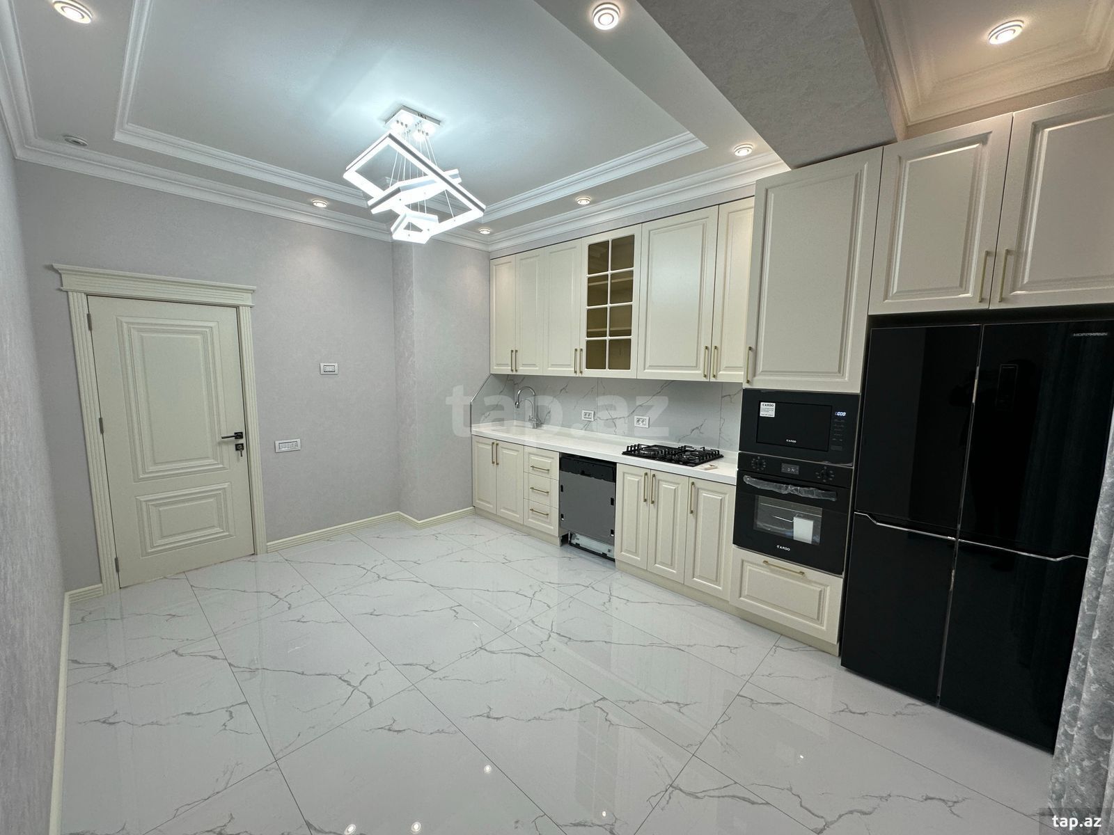 4-otaqlı yeni tikili, Ə.Əliyev küç., 181 m²