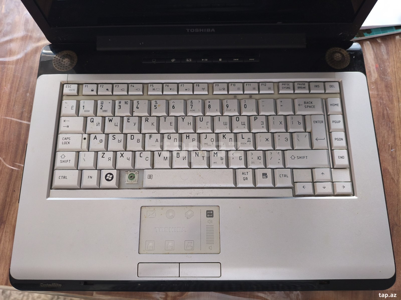 Toshiba Satellite A210 (3)