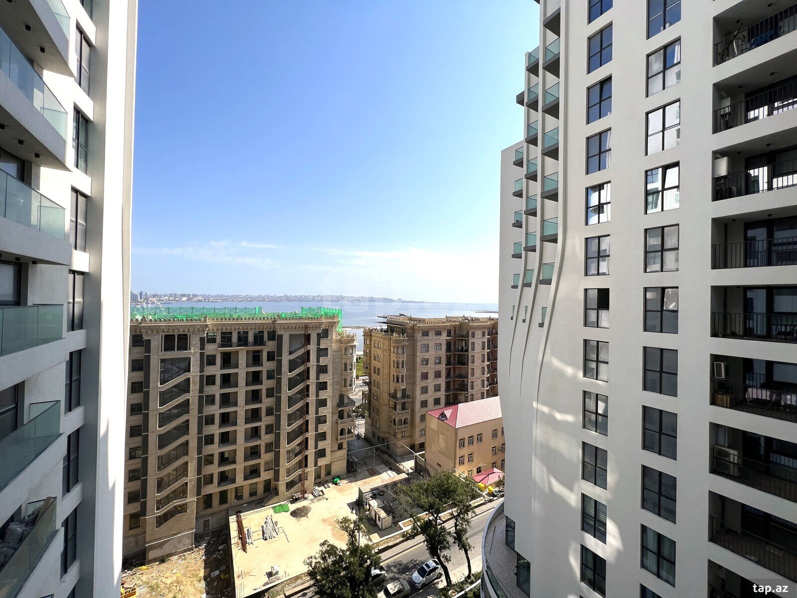 3-otaqlı yeni tikili kirayə verilir, Bayıl qəs., 135 m² (2)