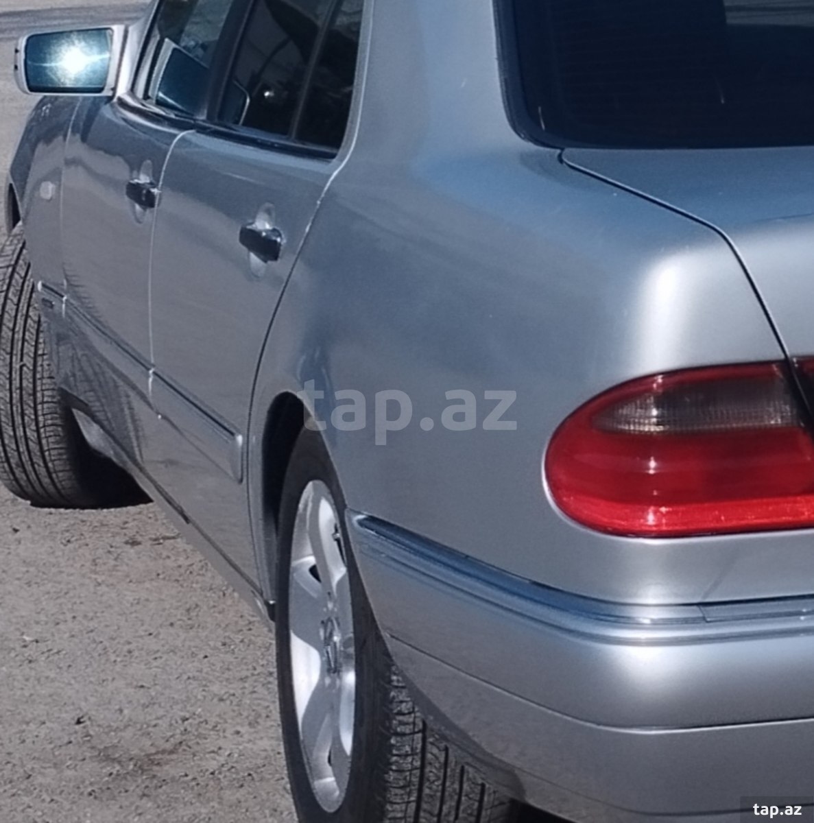 Mercedes E 230, 1996 il (7)