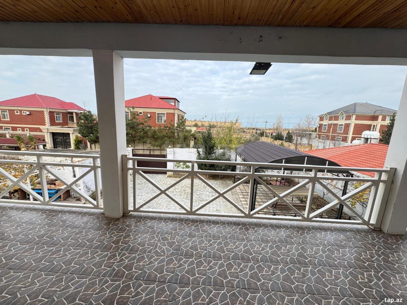 Həyət evi, Novxanı qəs. (8)