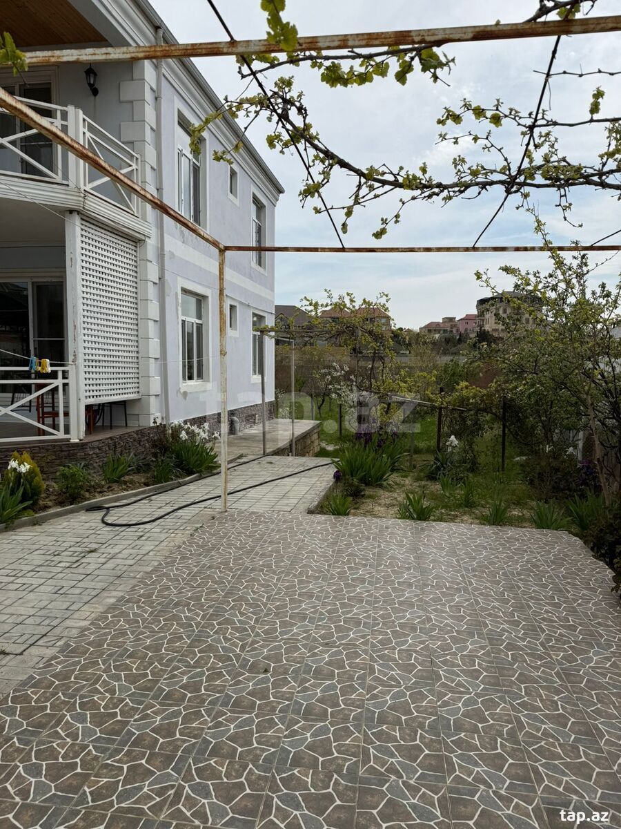 Həyət evi, Novxanı qəs. (9)