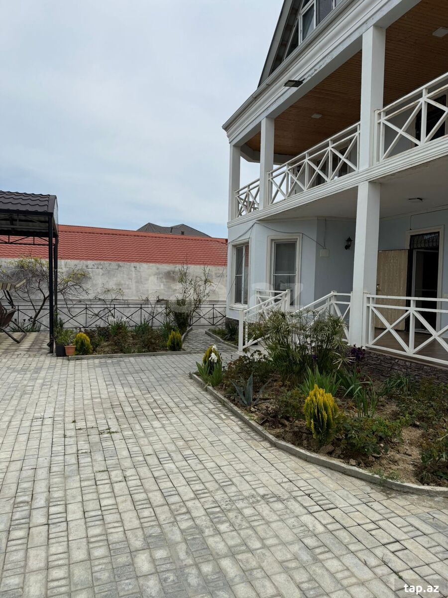 Həyət evi, Novxanı qəs. (25)