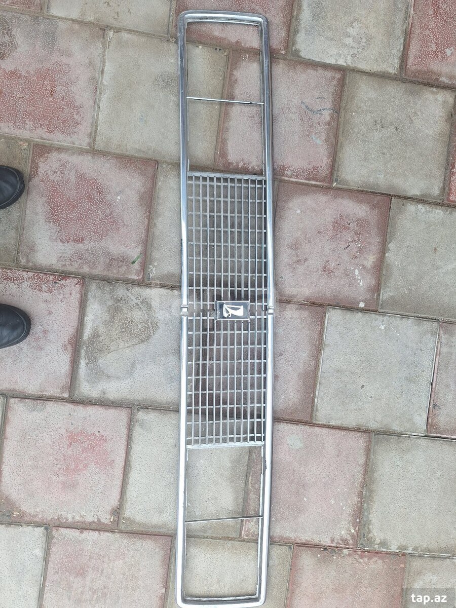 LADA (VAZ) 2106 radiator barmaqlığı